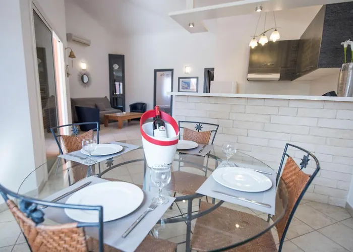 アパートホテル Dolce De Palombaggia 4*